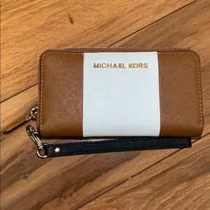 Michael Kors wristlet